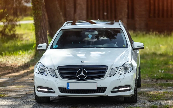 Mercedes-Benz Klasa E cena 33900 przebieg: 284000, rok produkcji 2011 z Ujazd małe 667